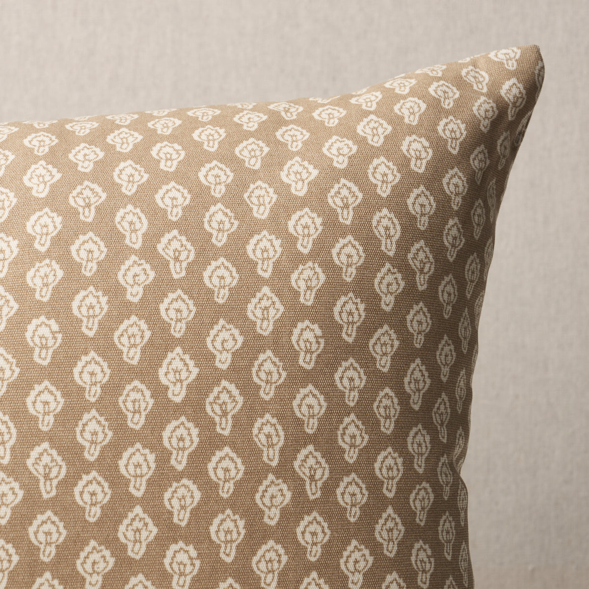 Hyacinth I/O Pillow | Neutral